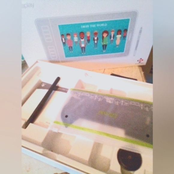 Pen Display - Picture 2 of 3